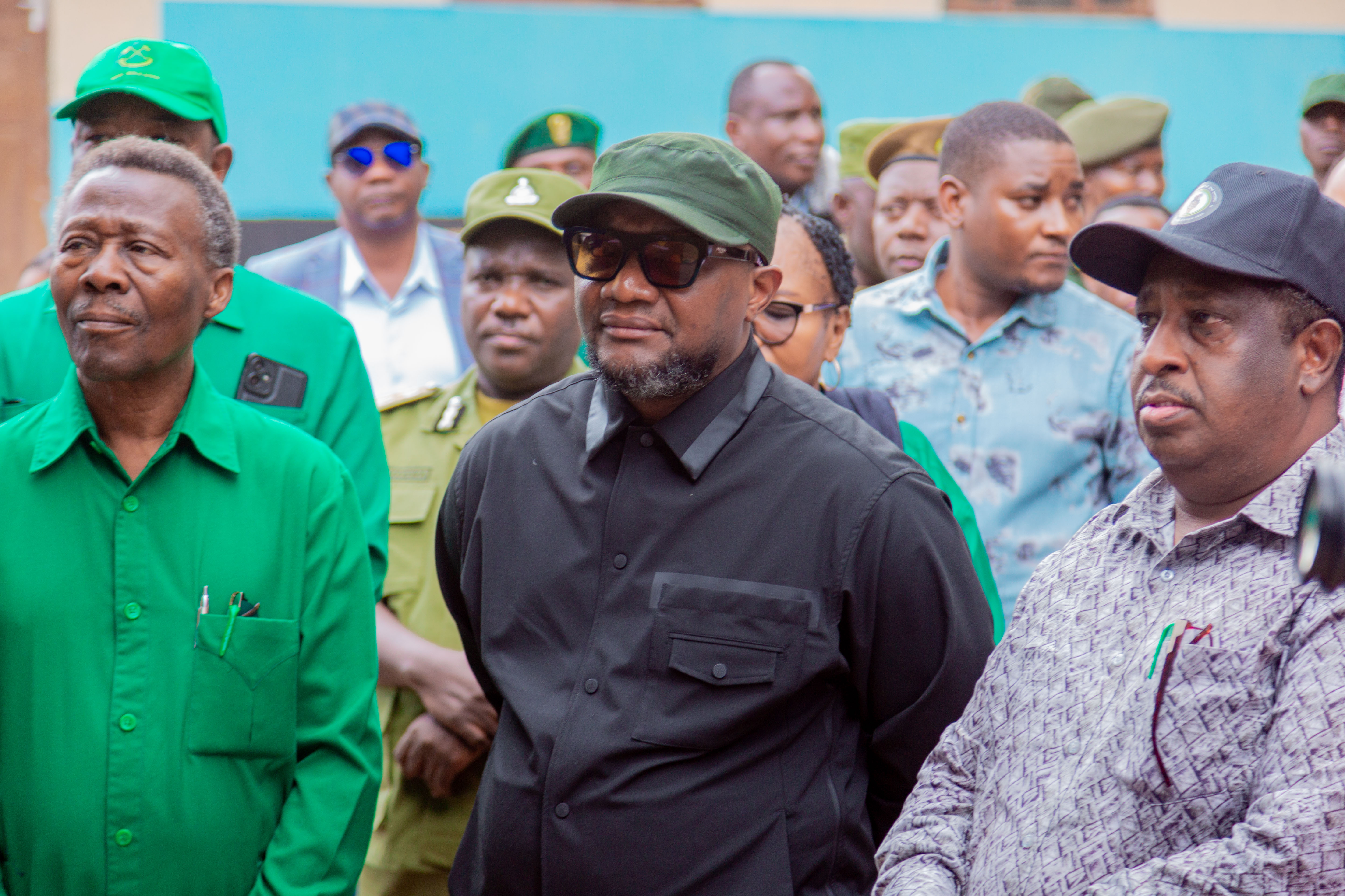 WAZIRI MCHENGERWA ATOA SIKU KUMI NA NNE (14) KWA UONGOZI WA HALMASHAURI YA SAME KUWEKA MADAWATI KATIKA MADARASA MATATU