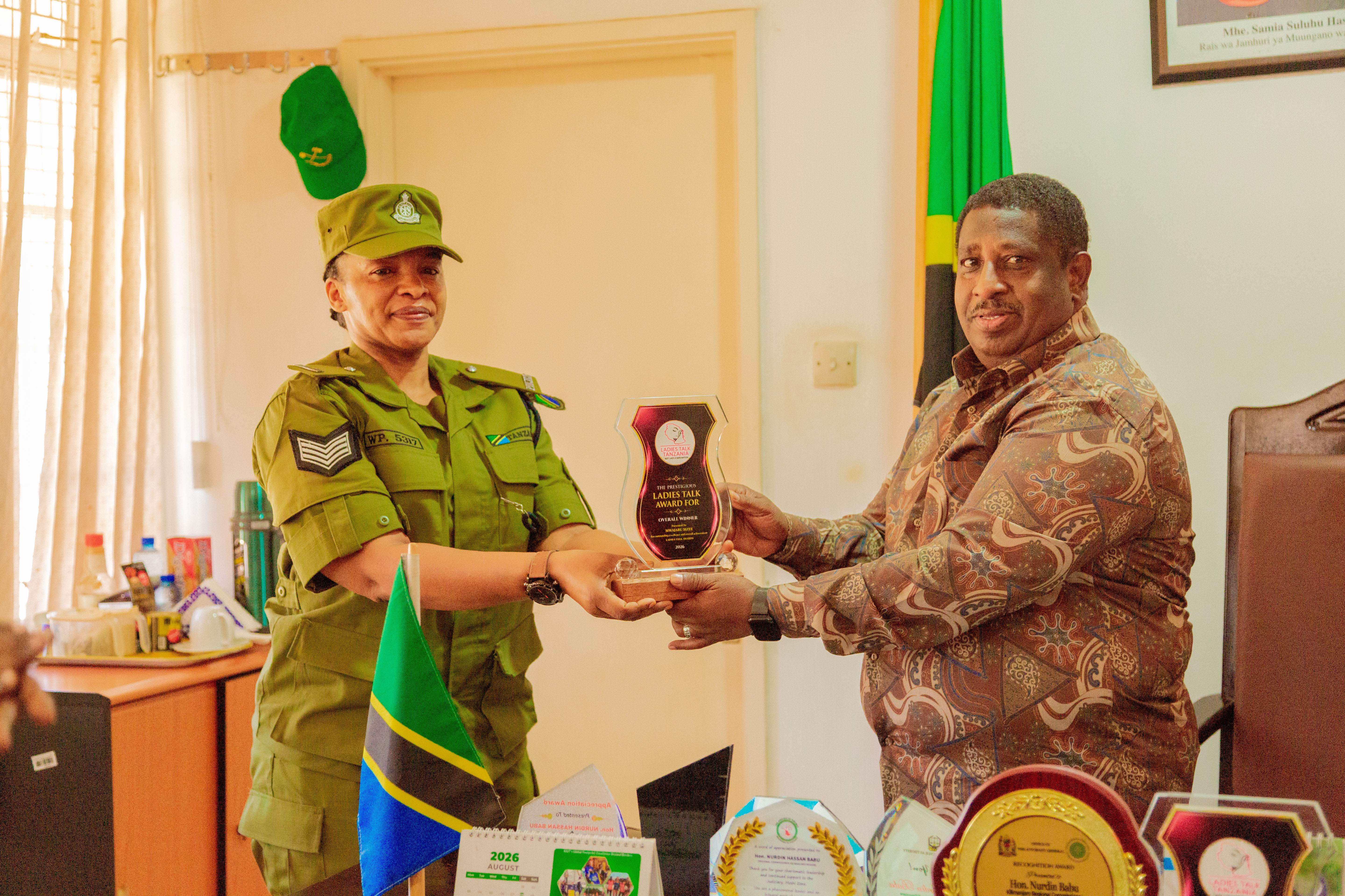 RC BABU AWATAKA ASKARI POLISI KUIGA MFANO WA SAJENTI MWAJABU